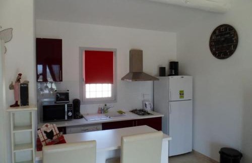 Cabrieres-d'Avignon Apartment | Gite LE PETIT LUBERON COQUELICOT