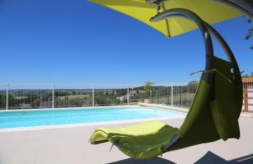 Chatellerault House | GITE MONTGOLFIÈRE 4 PERSONNES