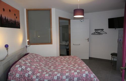 Chatellerault House | GITE MONTGOLFIÈRE 4 PERSONNES
