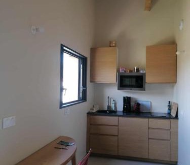 Crespian House | Gite neuf avec accès sauna, bain a remous et piscine