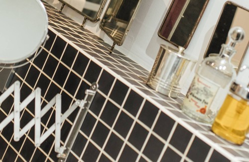 Beaune House | Gite / Urban Refuge for your TRIBE! 3 to 5 bedrooms up to 12 people!