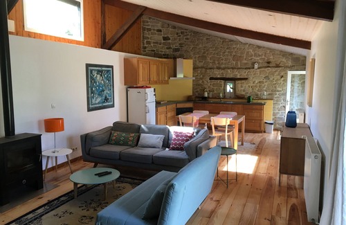 Jugon-les-Lacs-Commune-Nouvelle House | Gîte with garden in the countryside