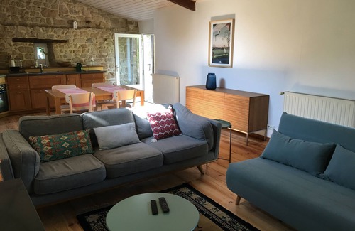 Jugon-les-Lacs-Commune-Nouvelle House | Gîte with garden in the countryside