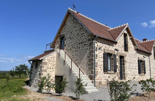Ygrande Cottage | Gite Ygrande, 3 bedrooms, 8 persons