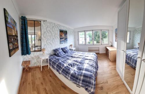 Honfleur Apartment | Gites de charme centre de 2 à 10P, jardin, parking, durable