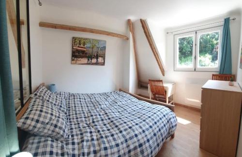 Honfleur Apartment | Gites de charme centre de 2 à 10P, jardin, parking, durable