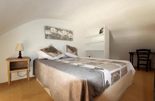 Cabrieres-d'Avignon Apartment | Gites Provence et Nature - Ambiance familiale et conviviale en Luberon
