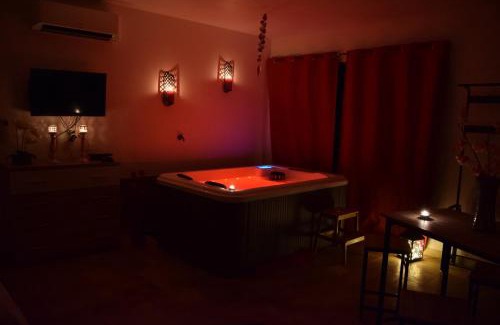 Saint-Vincent-de-Cosse House | Gites spa de charme L ETOILE SPA
