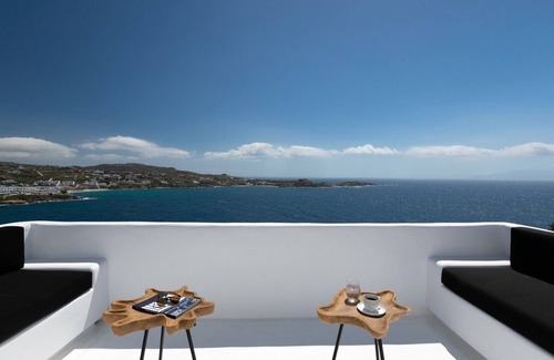 Paraga Villa | Giulietta - A Stunning Contemporary Home Perched on a Hill in Mykonos