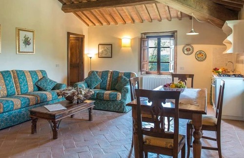 Compignano Apartment | Giuseppe Apartment at Il Casale di Ceci - Organic Estate in Umbria