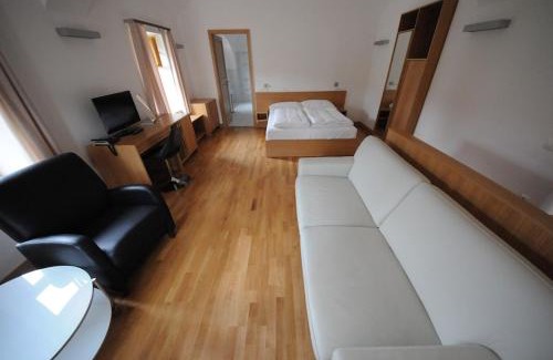 Veszprem Hotel | Gizella Hotel and Restaurant