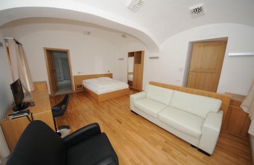 Veszprem Hotel | Gizella Hotel and Restaurant