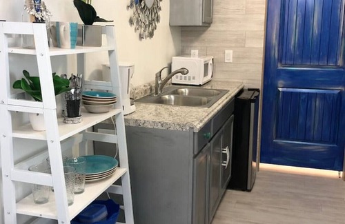 Palisades House | Glacier Tiny House -Valley Village