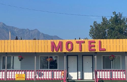 Haines Junction Hotel | Glacier View Inn