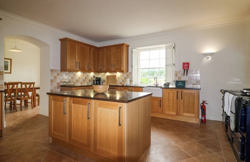 Forfar Cottage | GLAMIS HOUSE, pet friendly, character holiday cottage in Forfar