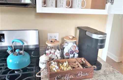 West Hyattsville Bed & Breakfast | Glamour Room in Washinton DC