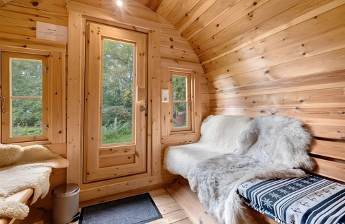 Barlt RV Rental | Glamping 'De Olle Uhlhoff' with Shared Terrace, Shared Garden and Wi-Fi
