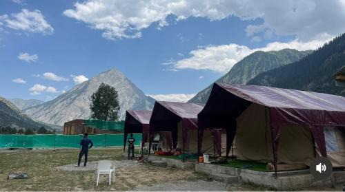 Gulmarg Apartment | Glamping Gurez