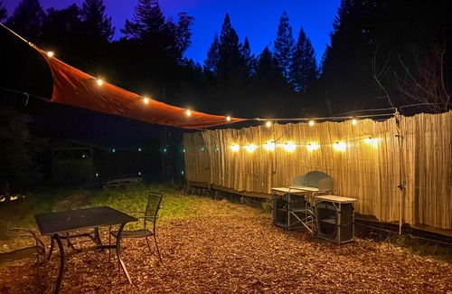 Garberville RV Rental | Glamping in the Redwoods, with a hot tub! The Orchard