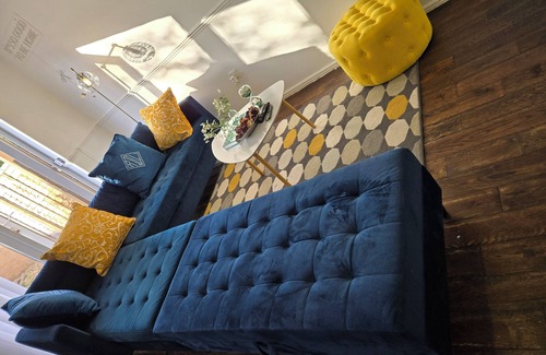Featherstone House | Glams2bed house