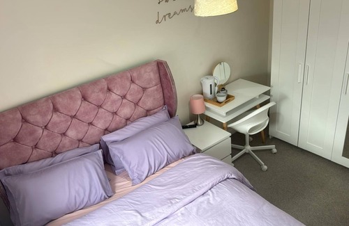 Wolverhampton House | Glamshouse is situated in a beautiful layout called Akron estate.nit's centra