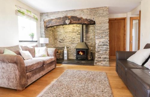 Denbigh House | Glan Gors