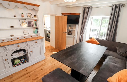Trefriw Cottage | GLAN Y DDOL, pet friendly, character holiday cottage in Trefriw