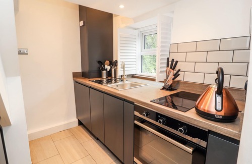 Trefriw Cottage | GLAN Y DDOL, pet friendly, character holiday cottage in Trefriw