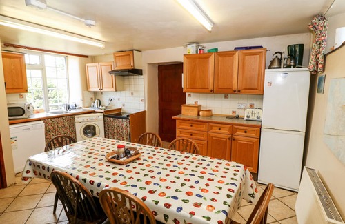 Gallt Y Foel Cottage | GLAN Y GORS, pet friendly, character holiday cottage in Llanberis