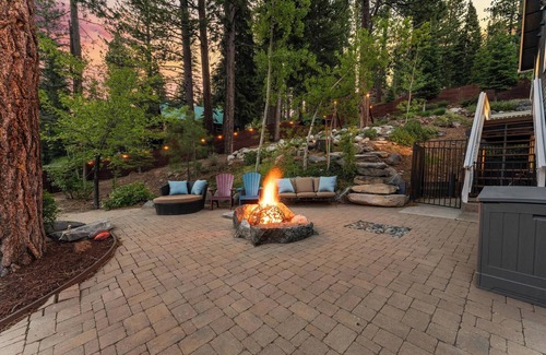 Ponderosa Palisades House | Glass House HotTub Sauna Putt Green Gym Amenities