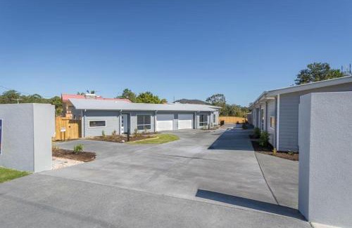 Beerwah House | Glass House Mountains Retreat