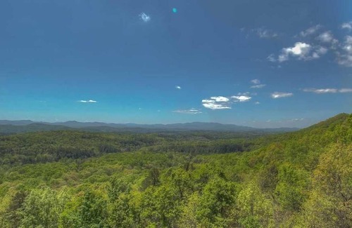Mineral Bluff Cabin | Glass Lodge- Hot Tub | Outdoor Fireplace | Amazing Views