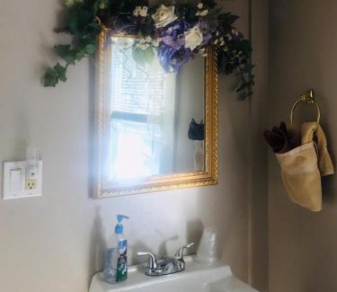 Interlaken Bed & Breakfast | Glass Magnolia Bed & Breakfast
