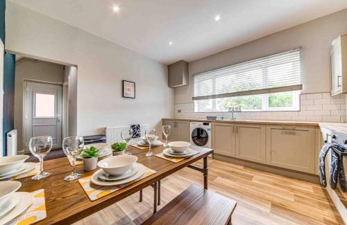 Thurnscoe House | Glasswing Stays The Collier's Rest
