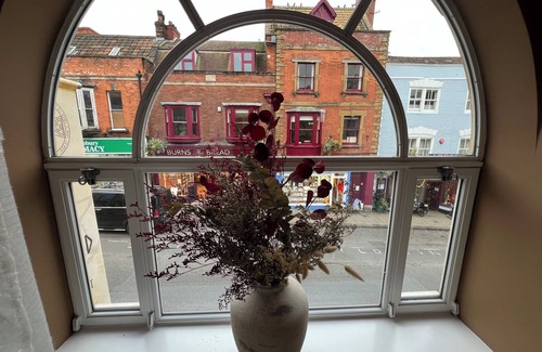 Glastonbury Apartment | Glastonbury Gem, 2 Bedroom Apt, Overlooking High Street, Sleeps Up To 5