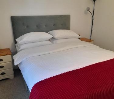 Glastonbury Apartment | Glastonbury town center-entire apartment