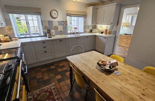 Ruan High Lanes Cottage | Glebe Barn - a cottage that sleeps 5 guests in 3 bedrooms