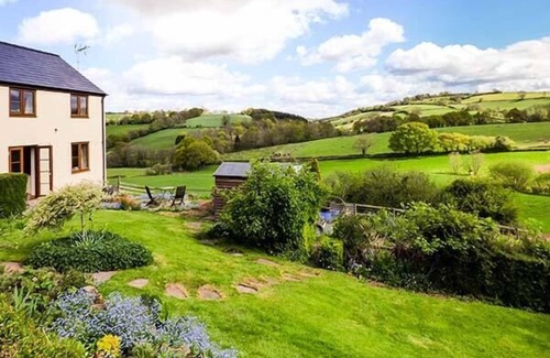 Coed-Y-Paen Cottage | Glebe Farm Cottage