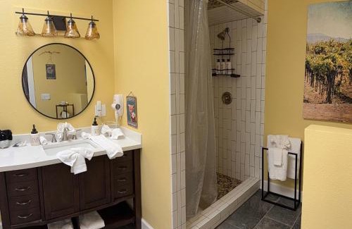 Glen Ellen Hotel | Glen Ellen Inn Secret Cottages