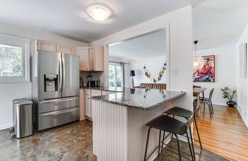 Glen Ellyn House | Glen Ellyn Home: Walk to Downtown Dining & Shops!