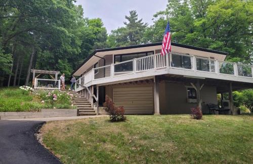Empire House | Glen Lake Ridge