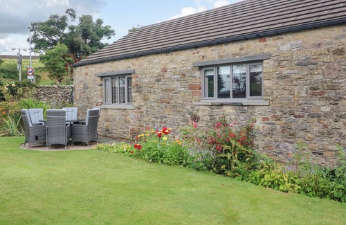 Giggleswick Cottage | GLEN LEA, family friendly, with a garden in Settle