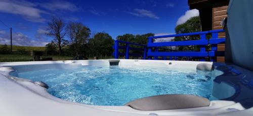 Cumnock House | Glen Roe - 3 Bed Lodge on Friendly Farm Stay