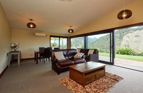 Oaro Ski Chalet | Glencree Luxury Chalets