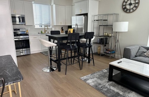 Glendale House | GLENDALE GEM: MODERN 2BR HOUSE BUILT in 2024 w/GARAGE & PRIVATE PATIO p77