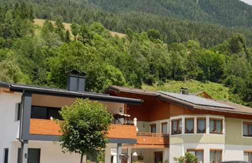 Flattach Apartment | Gletschermühle - Apartment house Zraunig