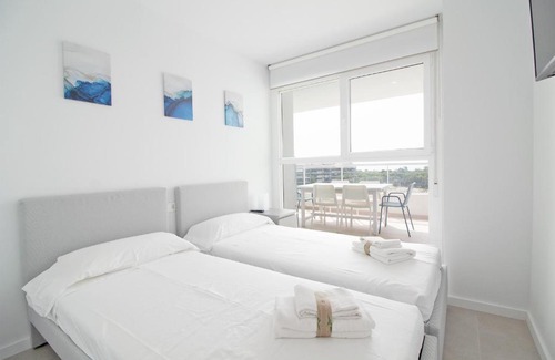 Canet de Berenguer Apartment | Global Properties, Apartamento con terraza, vistas al mar y a la piscina