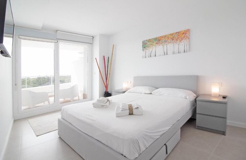 Canet de Berenguer Apartment | Global Properties, Apartamento con terraza, vistas al mar y a la piscina