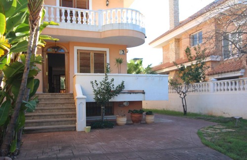 Playa de Almarda House | Global Properties: Chalet for 10 people on Corinto beach