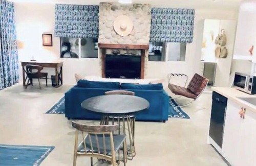 Del Rey Apartment | Global Style Loft in Marina Del Rey 20 Blocks to the Beach